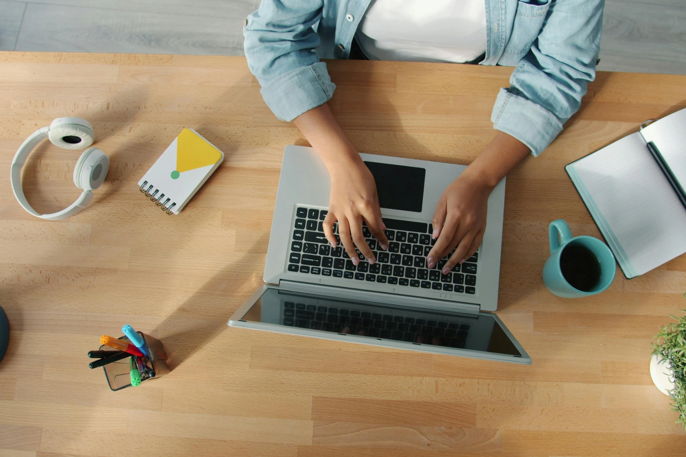 Microsoft 365 vs Google Workspace vs Zoho Workplace: A 2025 Comparison for Businesses
